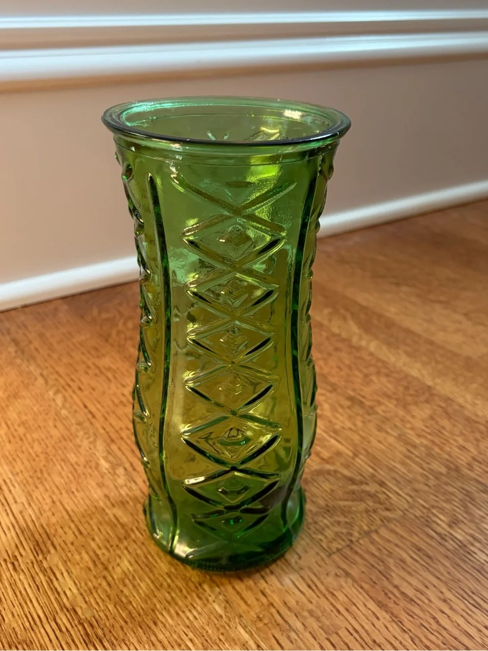 Mid Century EO Brody Co. Green Glass Vase 8.5” Tall Quilted Diamond C972 READ